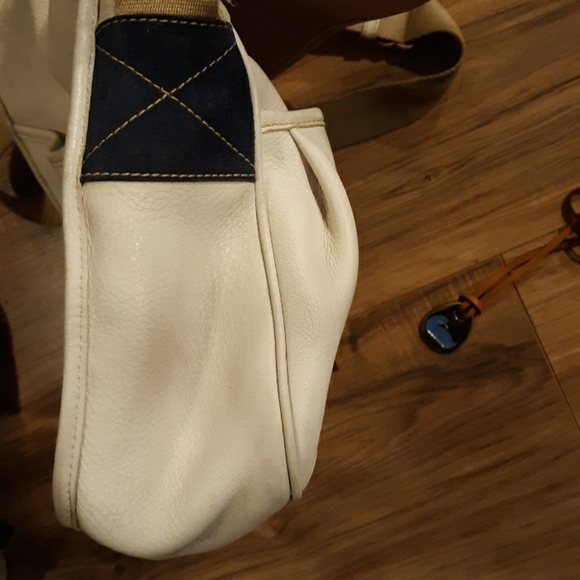 Vintage Dooney & Bourke Large Leather Toggle Bag. - Picture 6 of 8